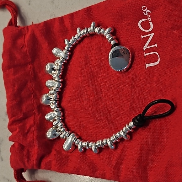 Uno De 50 Bracelet - Picture 4 of 5